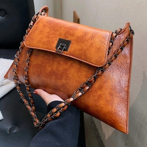 Adorable Black Shoulder Bag - Picture 4 of 12